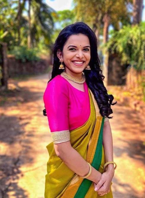 Mitali Mayekar wiki Biography
