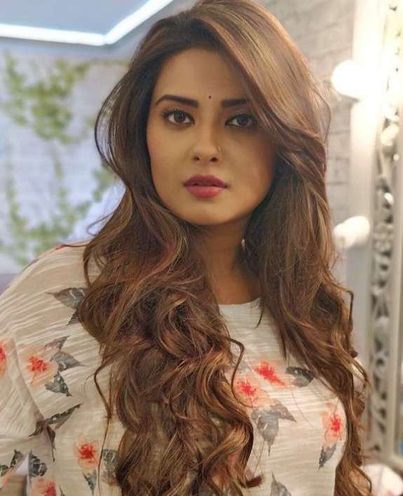 Kratika Sengar wiki Biography