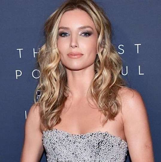 Annabelle Wallis wiki Biography