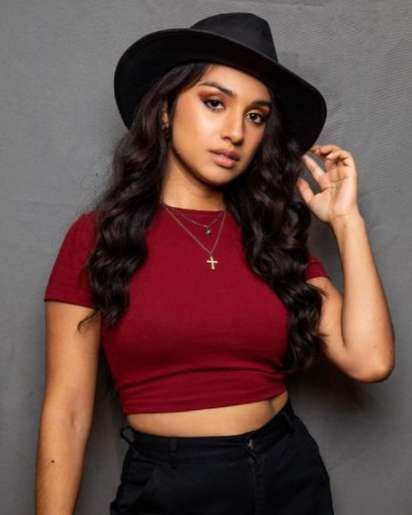 Azusena Saray wiki Biography