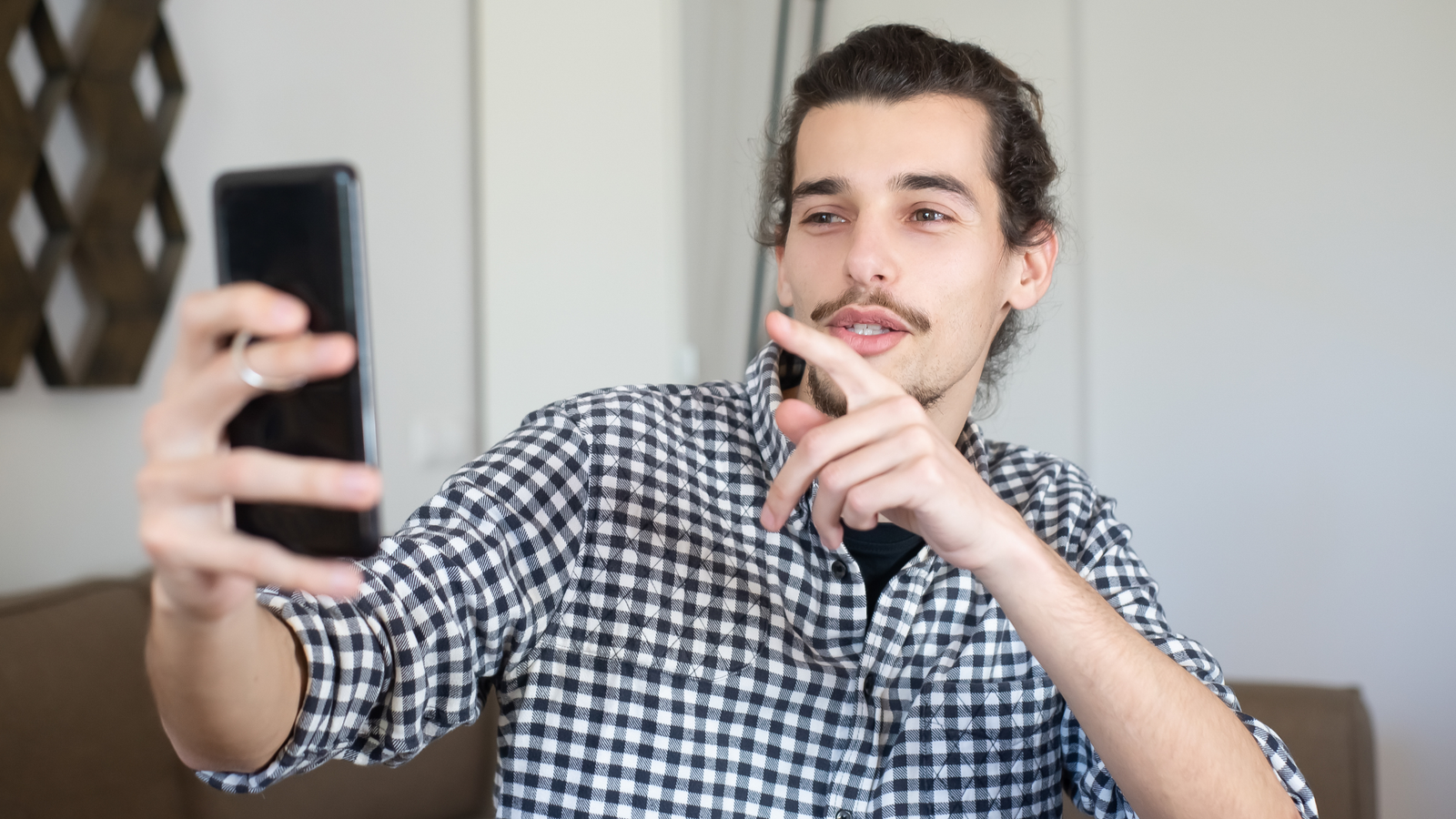 What is the Impact of Online Live Streaming in the World People Live in Today?