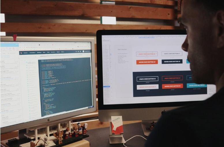 The Top 4 Benefits of Using Custom Web Solutions