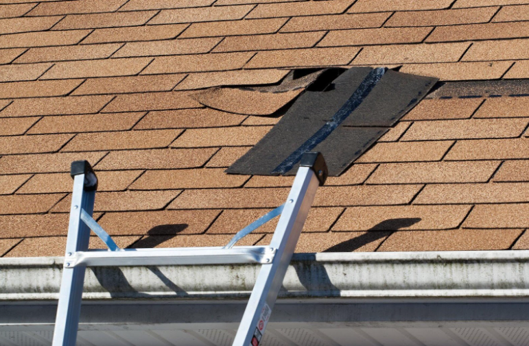 How to File an Insurance Claim for Roof Wind Damage
