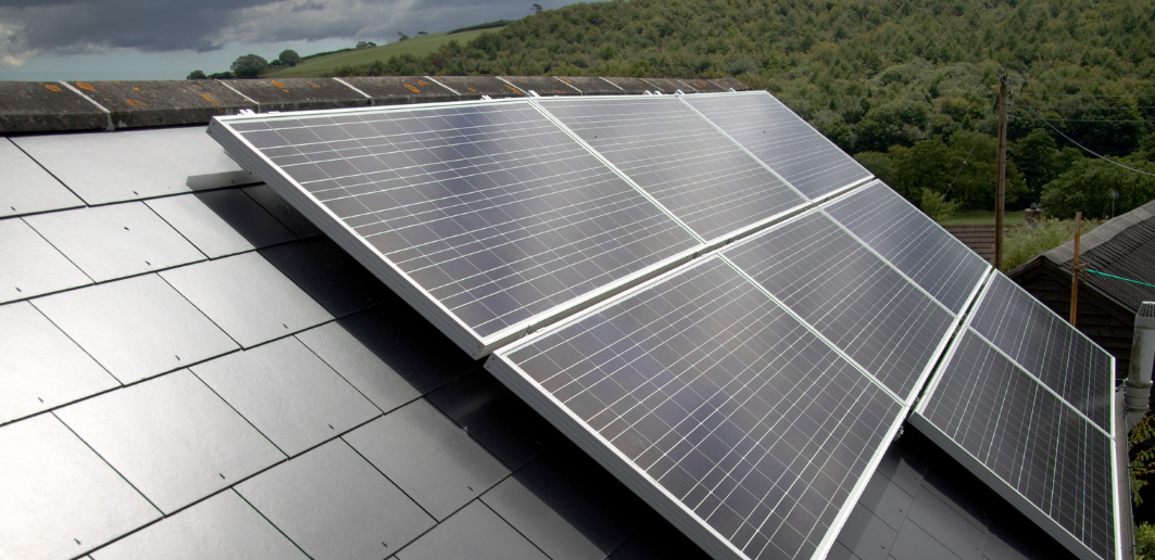 Exploring the Latest Innovations in Hybrid Inverter Solar Technology